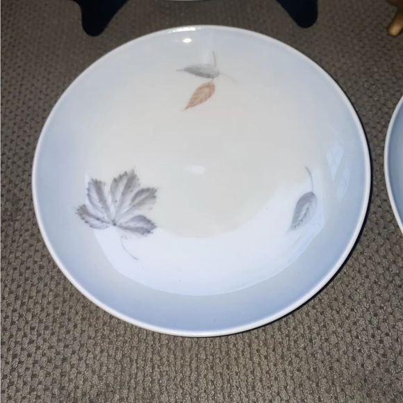 Bing & Grondahl Fine China- FALLING LEAVES - 5pc Place Setting - Picture 4 of 10